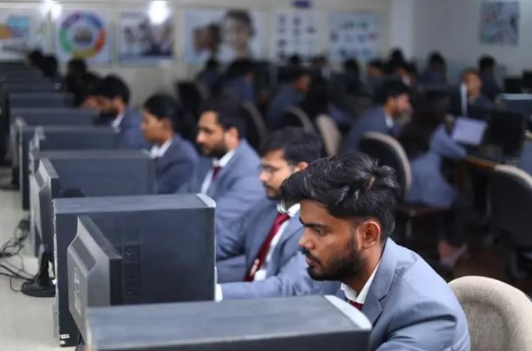 I Business Institute Greater Noida Computer Lab photo 8